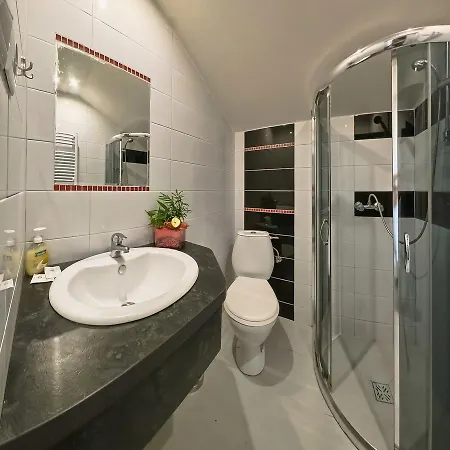 Gosciniec Jurajski Inn