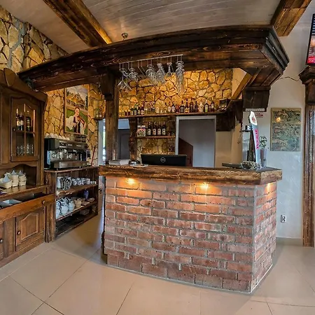 Värdshus Gosciniec Jurajski