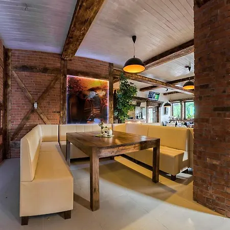 Värdshus Gosciniec Jurajski Zarki