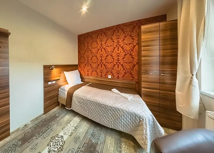 Gosciniec Jurajski * Zarki